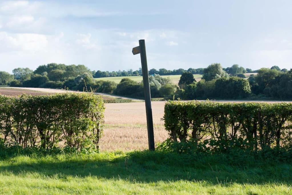 The Stables, Relax In 5 Star Style And Comfort With Lovely Walks All Around Maplestead Exterior foto